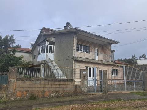 Moradia Geminada T5 Venda em São Miguel do Souto e Mosteirô,Santa Maria da Feira