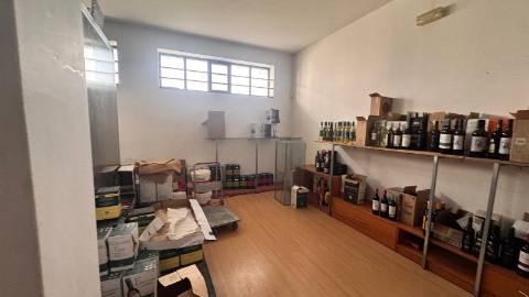 Supermercado T0 Trespasse em Paços de Brandão,Santa Maria da Feira