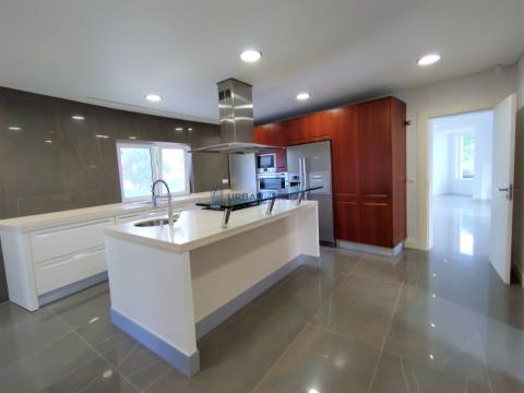 Moradia Isolada T4 Venda em Queluz e Belas,Sintra