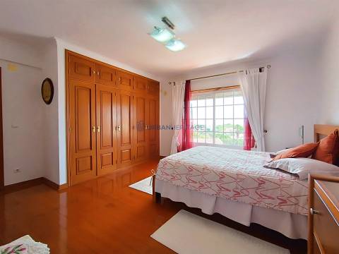 Moradia Isolada T4+1 Venda em Carvoeira,Mafra