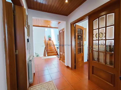 Moradia Isolada T4+1 Venda em Carvoeira,Mafra