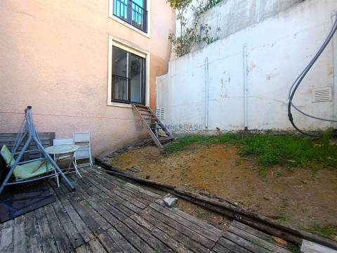 Apartamento T3 Venda em Mina de Água,Amadora