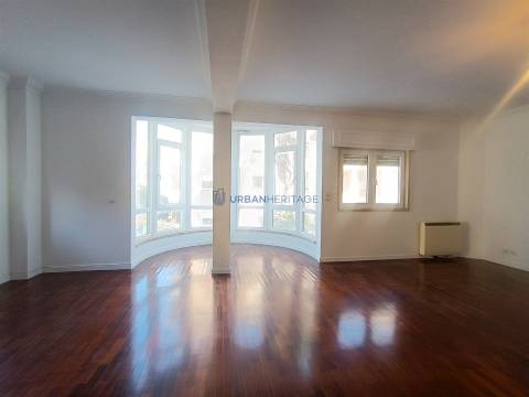 Apartamento T3 Venda em Mina de Água,Amadora