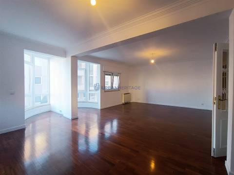 Apartamento T3 Venda em Mina de Água,Amadora