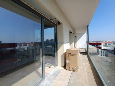 Apartamento T4 Venda em Carnaxide e Queijas,Oeiras