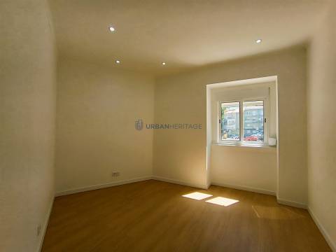 Apartamento T2 Venda em Mina de Água,Amadora