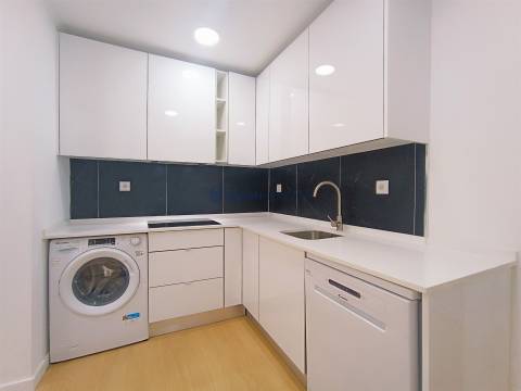 Apartamento T2 Venda em Mina de Água,Amadora