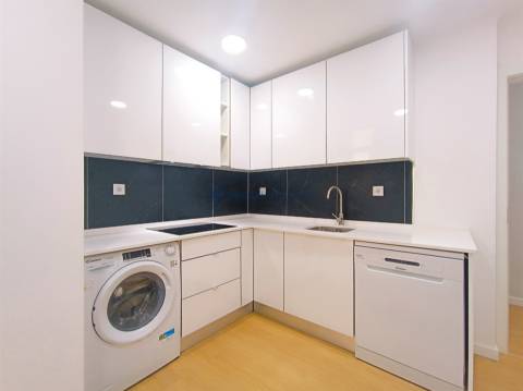 Apartamento T2 Venda em Mina de Água,Amadora