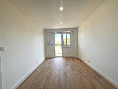 Apartamento T3 Venda em Odivelas,Odivelas