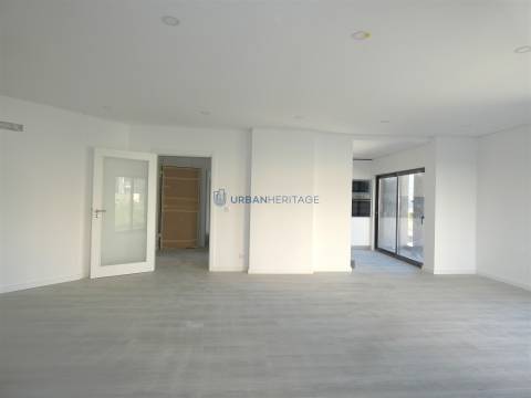 Apartamento T3 Venda em Rio de Mouro,Sintra