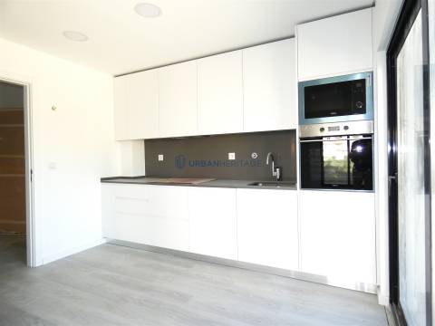 Apartamento T3 Venda em Rio de Mouro,Sintra