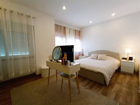 Apartamento T2 Venda em Rio de Mouro,Sintra