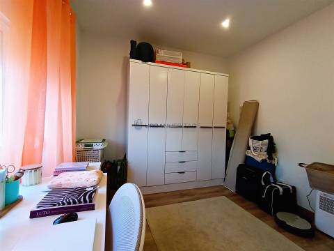 Apartamento T2 Venda em Rio de Mouro,Sintra