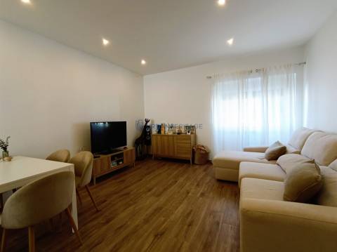 Apartamento T2 Venda em Rio de Mouro,Sintra