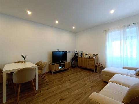 Apartamento T2 Venda em Rio de Mouro,Sintra