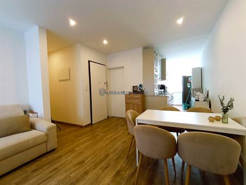 Apartamento T2 Venda em Rio de Mouro,Sintra