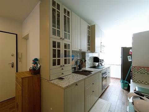 Apartamento T2 Venda em Rio de Mouro,Sintra