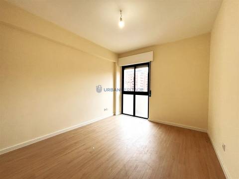 Apartamento T2 Venda em Algueirão-Mem Martins,Sintra