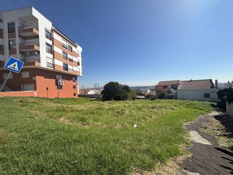 Terreno Para Construção  Venda em Mina de Água,Amadora