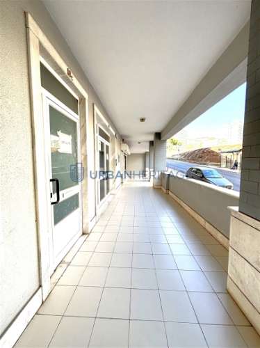 Loja  Venda em Mina de Água,Amadora