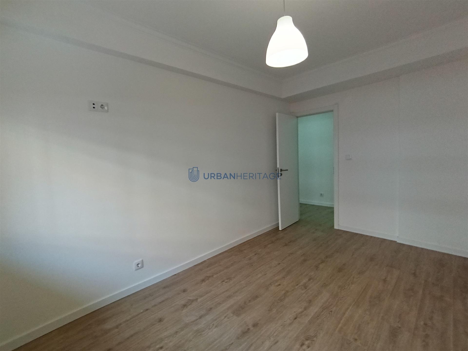 Apartamento T2 Arrendamento em Algés, Linda-a-Velha e Cruz Quebrada-Dafundo,Oeiras