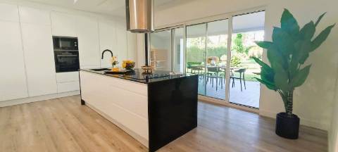 Moradia T3 Venda em Charneca de Caparica e Sobreda,Almada