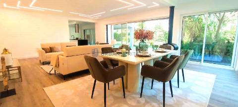 Moradia T3 Venda em Charneca de Caparica e Sobreda,Almada