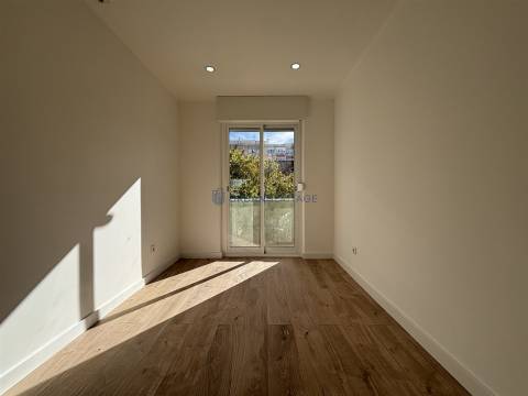 Apartamento T4 Venda em Águas Livres,Amadora