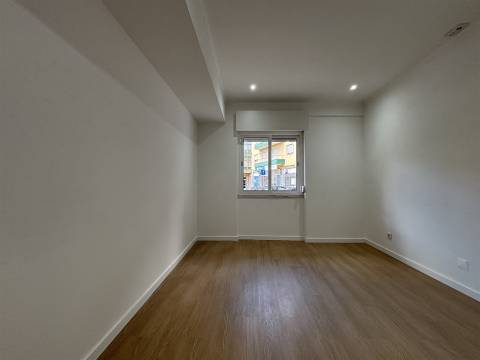 Apartamento T3 Venda em Falagueira-Venda Nova,Amadora