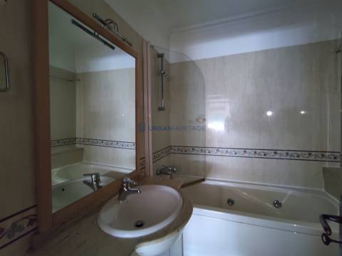 Apartamento T2 Arrendamento em Carnaxide e Queijas,Oeiras