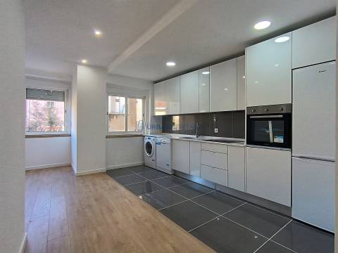 Apartamento T1 Venda em Águas Livres,Amadora