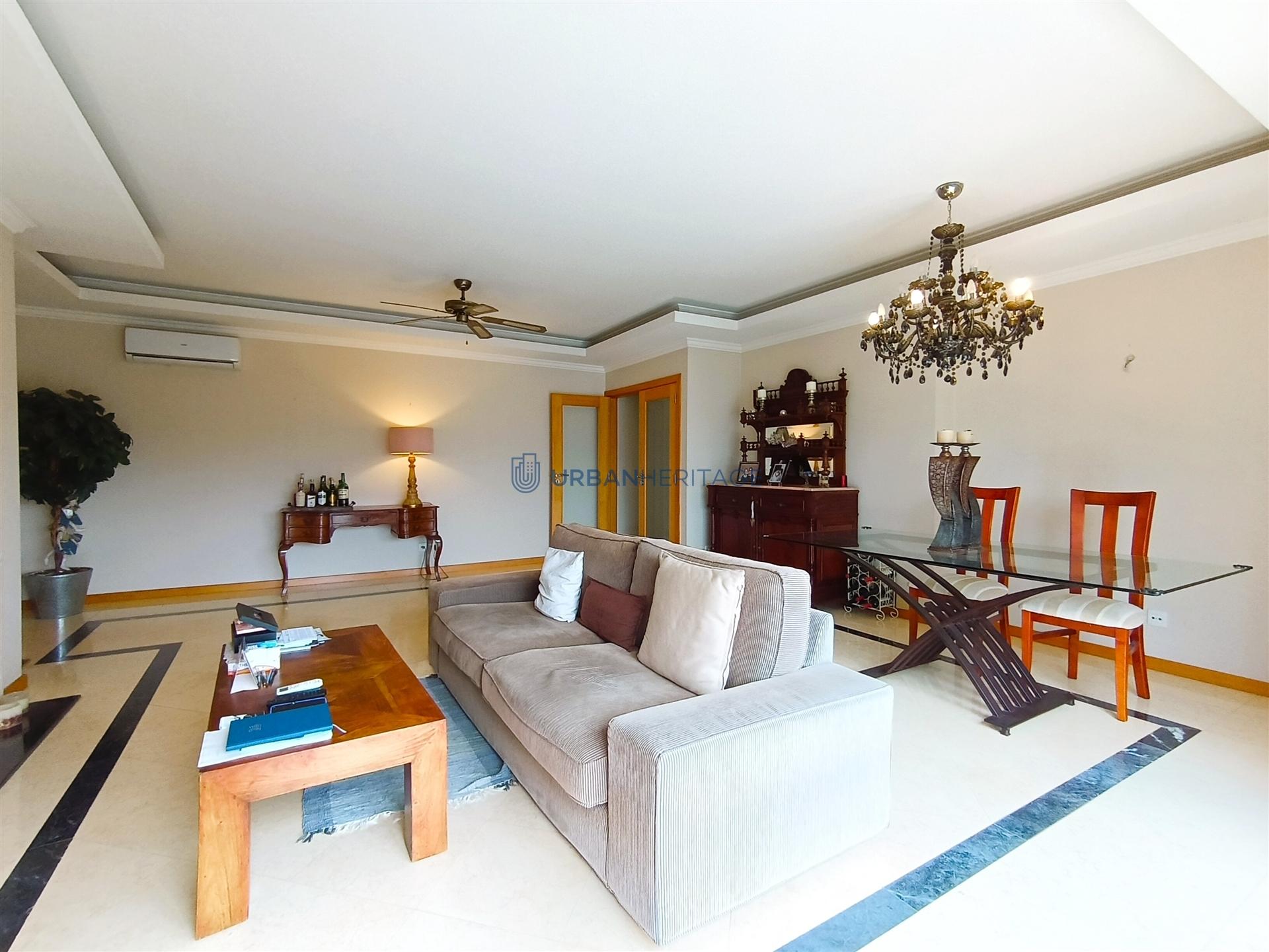 Apartamento T2 Venda em Carnaxide e Queijas,Oeiras