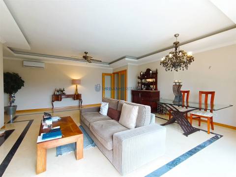 Apartamento T2 Venda em Carnaxide e Queijas,Oeiras