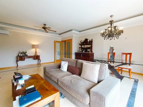 Apartamento T2 Venda em Carnaxide e Queijas,Oeiras