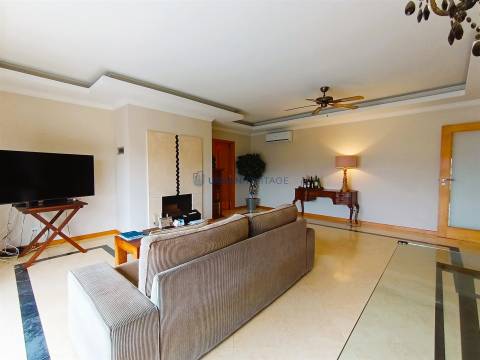 Apartamento T2 Venda em Carnaxide e Queijas,Oeiras