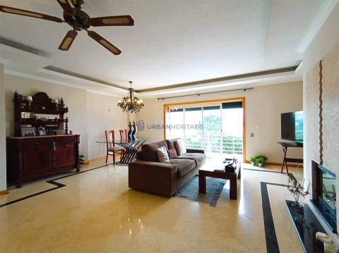 Apartamento T2 Venda em Carnaxide e Queijas,Oeiras