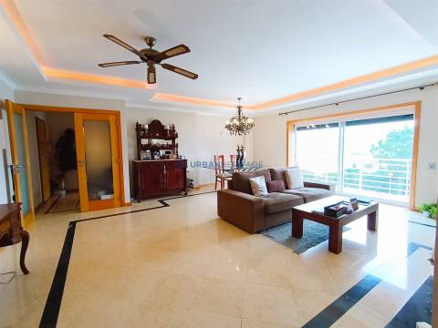 Apartamento T2 Venda em Carnaxide e Queijas,Oeiras