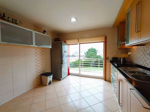 Apartamento T2 Venda em Carnaxide e Queijas,Oeiras