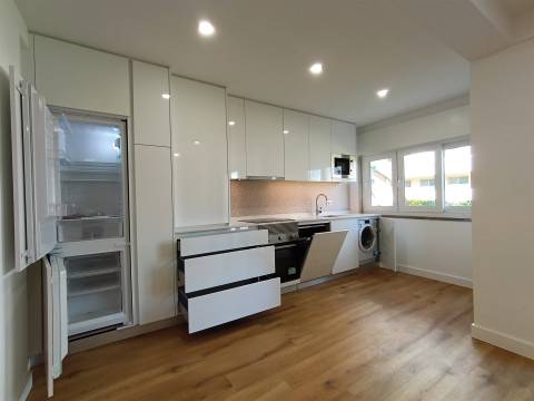 Apartamento T2 Arrendamento em Algés, Linda-a-Velha e Cruz Quebrada-Dafundo,Oeiras