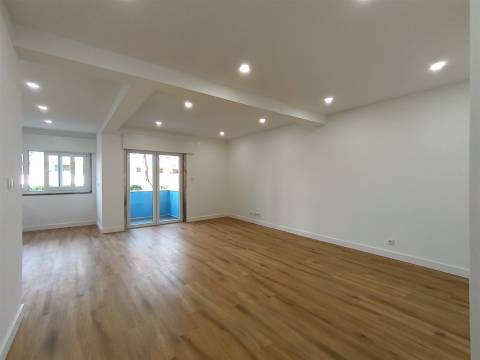 Apartamento T2 Arrendamento em Algés, Linda-a-Velha e Cruz Quebrada-Dafundo,Oeiras