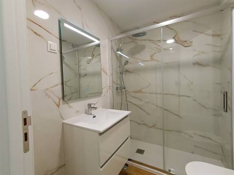 Apartamento T2 Arrendamento em Algés, Linda-a-Velha e Cruz Quebrada-Dafundo,Oeiras