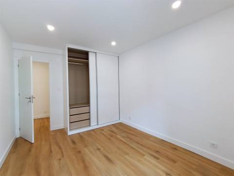 Apartamento T2 Arrendamento em Algés, Linda-a-Velha e Cruz Quebrada-Dafundo,Oeiras