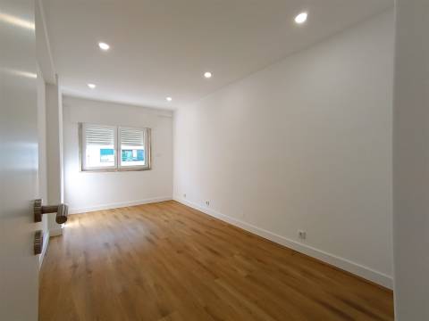 Apartamento T2 Arrendamento em Algés, Linda-a-Velha e Cruz Quebrada-Dafundo,Oeiras