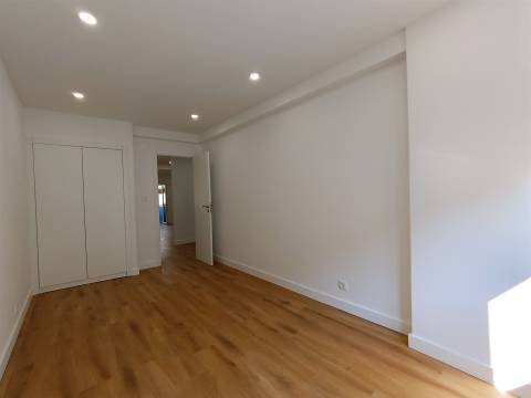 Apartamento T2 Arrendamento em Algés, Linda-a-Velha e Cruz Quebrada-Dafundo,Oeiras