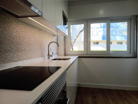 Apartamento T2 Arrendamento em Algés, Linda-a-Velha e Cruz Quebrada-Dafundo,Oeiras