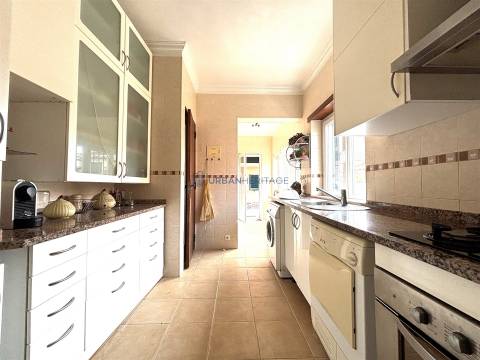 Moradia em Banda T2+2 Venda em Porto Salvo,Oeiras