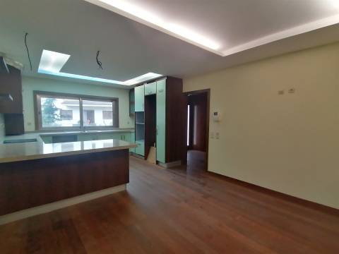 Moradia T4 a 4 min de Sto Ovídeo