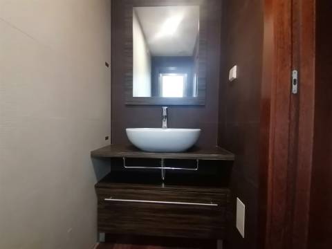 Moradia T4 a 4 min de Sto Ovídeo