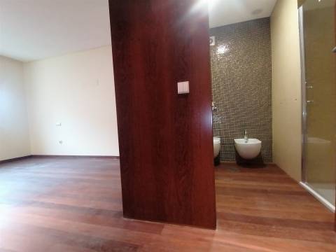 Moradia T4 a 4 min de Sto Ovídeo