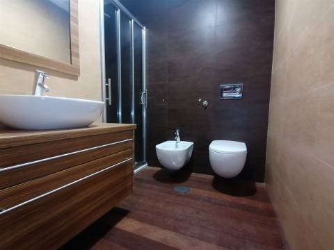 Moradia T4 a 4 min de Sto Ovídeo